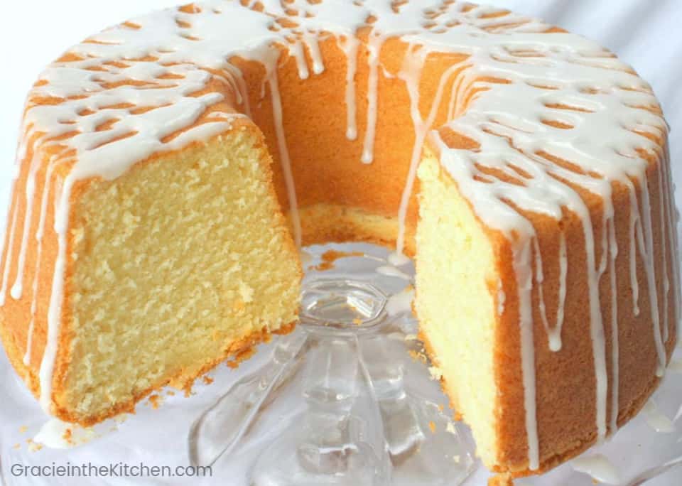 The PERFECT Pound cake recipe- so easy to make, super moist, and delicious! The Perfect Pound Cake